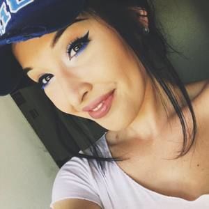 Meet your Posher, Monique